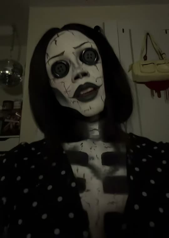 Coraline / Button Eye input